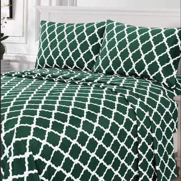 Kate & Co. Other - ⭐️SEE NEW LISTING⭐️Queen 4pc Emerald Arabesque Bedsheets